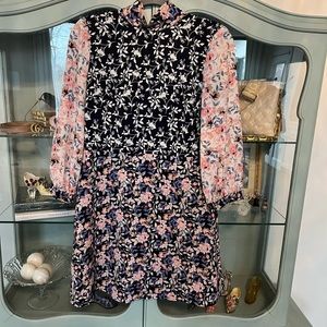 1901 size 8 floral dress with tie in the back - mock neck